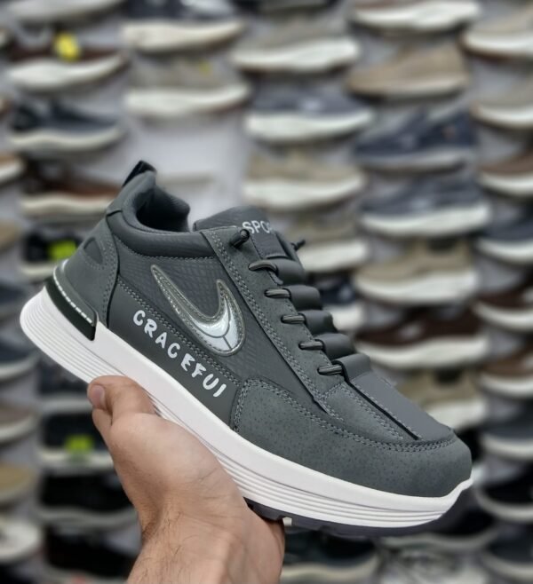 04d2de07-ff88-4a52-b914-3ffa9e8d5a4f cracefui sneakers