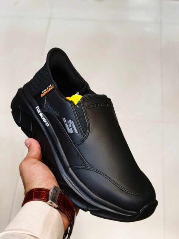 Skechers D’Lites Walker 2.0 Slip-Ons